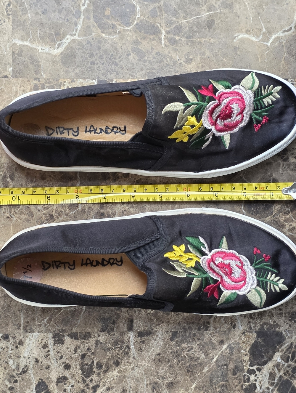 💥230 Dirty Laundry Big Buddha Embroidered Flower Slip On Sneakers